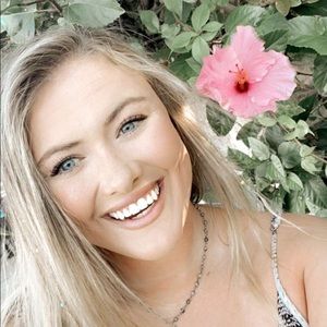 Meet your Posher, Annah